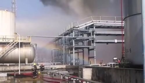 珠海化工厂爆炸事故 火势扑灭无伤亡，进入清理阶段